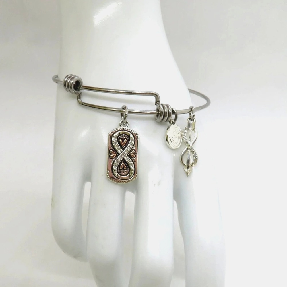 Love This Life Friends Are Family Bangle Bracelet‎ Silver Tone Charm Infinity